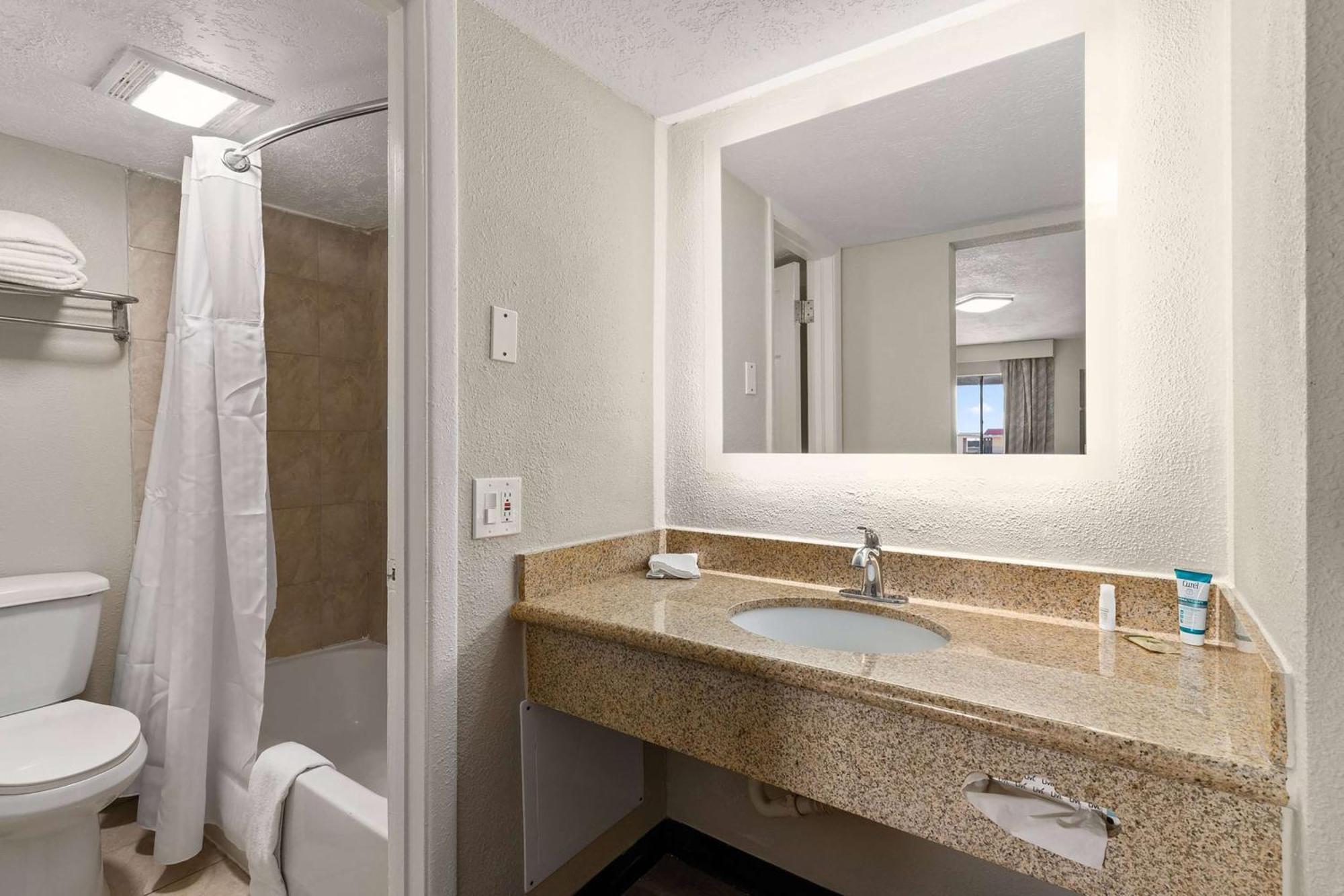 Days Inn By Wyndham Albuquerque Northeast ภายนอก รูปภาพ