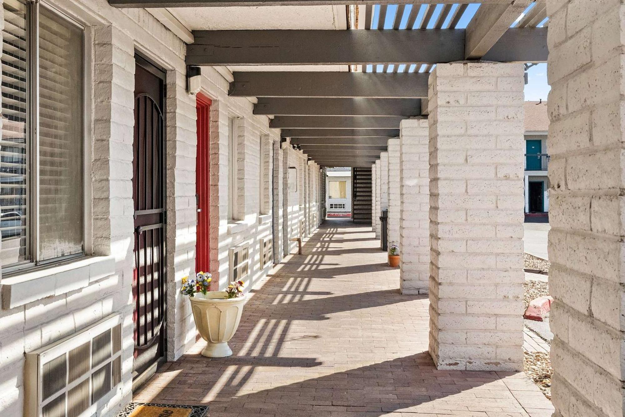 Days Inn By Wyndham Albuquerque Northeast ภายนอก รูปภาพ
