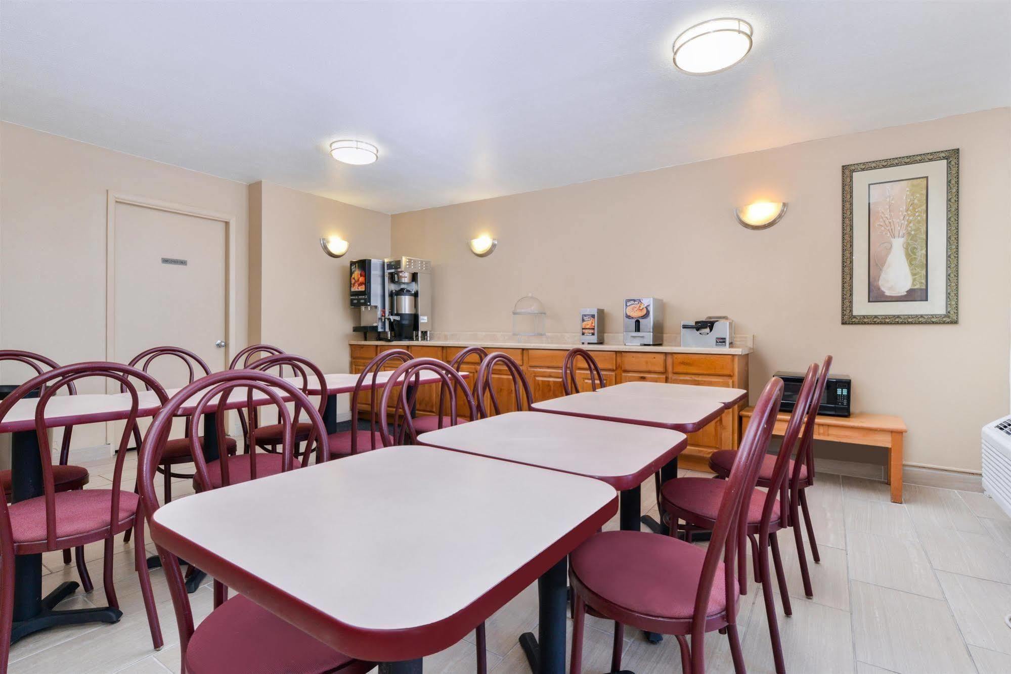 Days Inn By Wyndham Albuquerque Northeast ภายนอก รูปภาพ