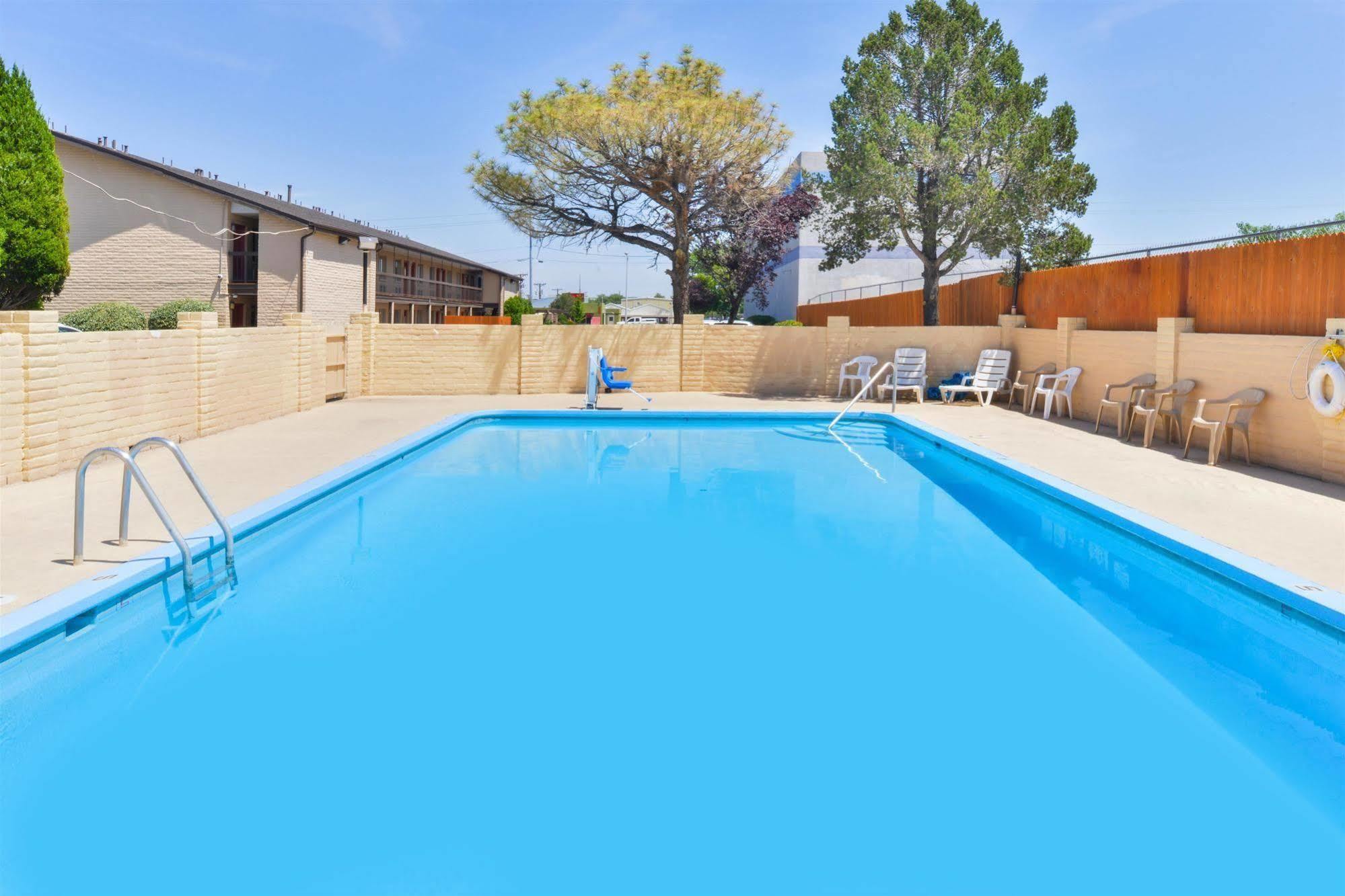 Days Inn By Wyndham Albuquerque Northeast ภายนอก รูปภาพ
