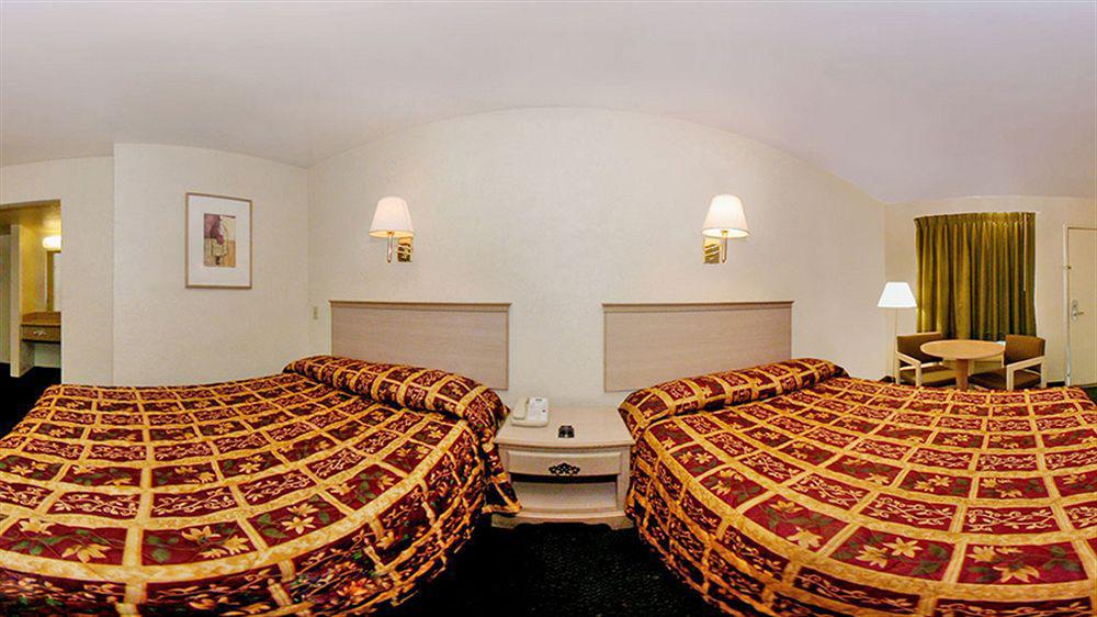 Days Inn By Wyndham Albuquerque Northeast ภายนอก รูปภาพ